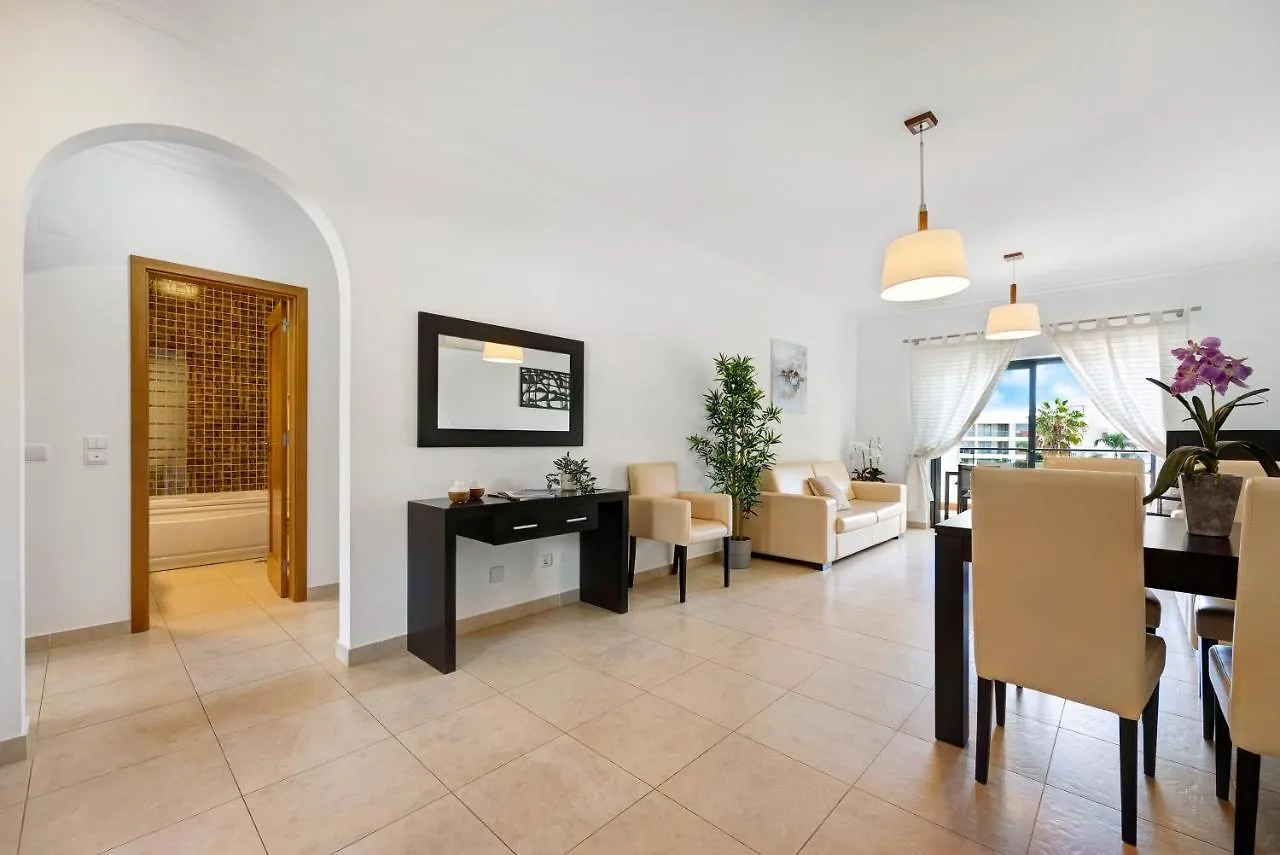 Chez Helene Et Paulo - Lagos Apartment