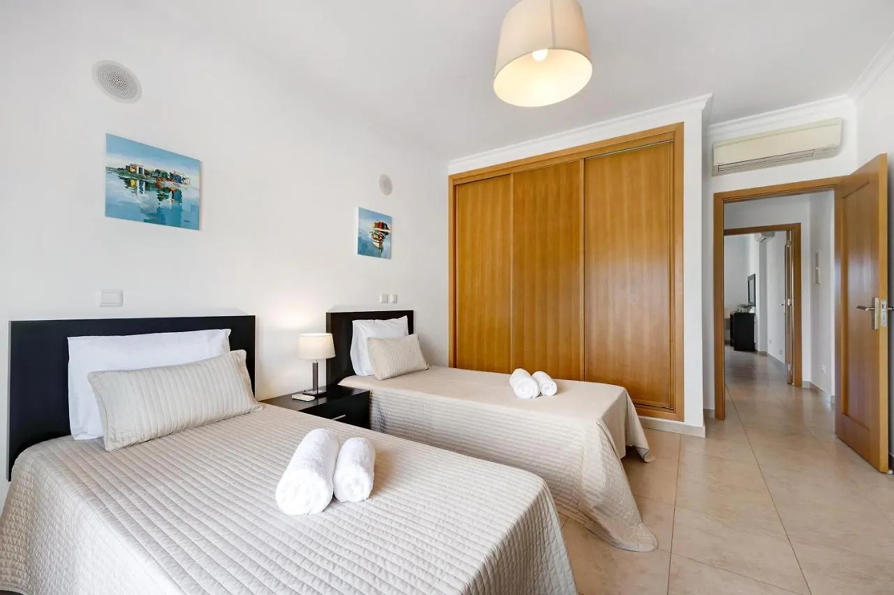 Chez Helene Et Paulo - Lagos Apartment